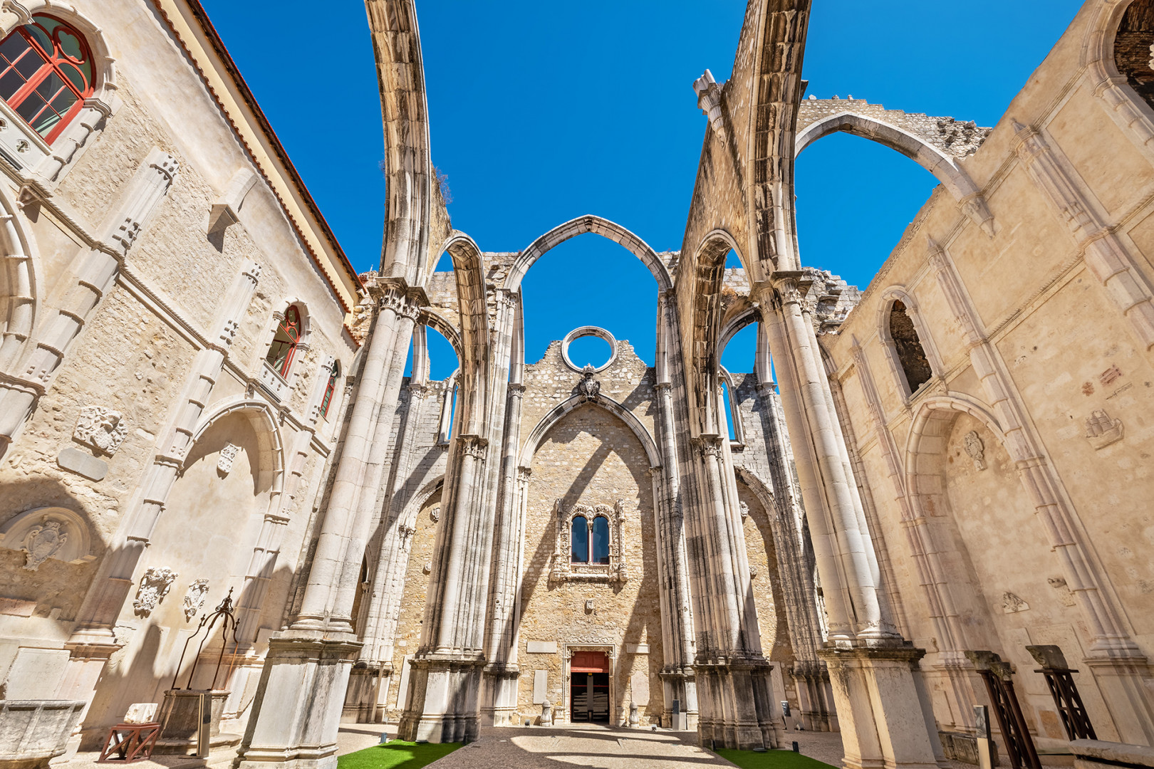 Must-Visit Attraction in Lisbon: Carmo Convent that Witnessed the Disaster of the Century